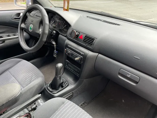 Skoda Octavia - фото 3