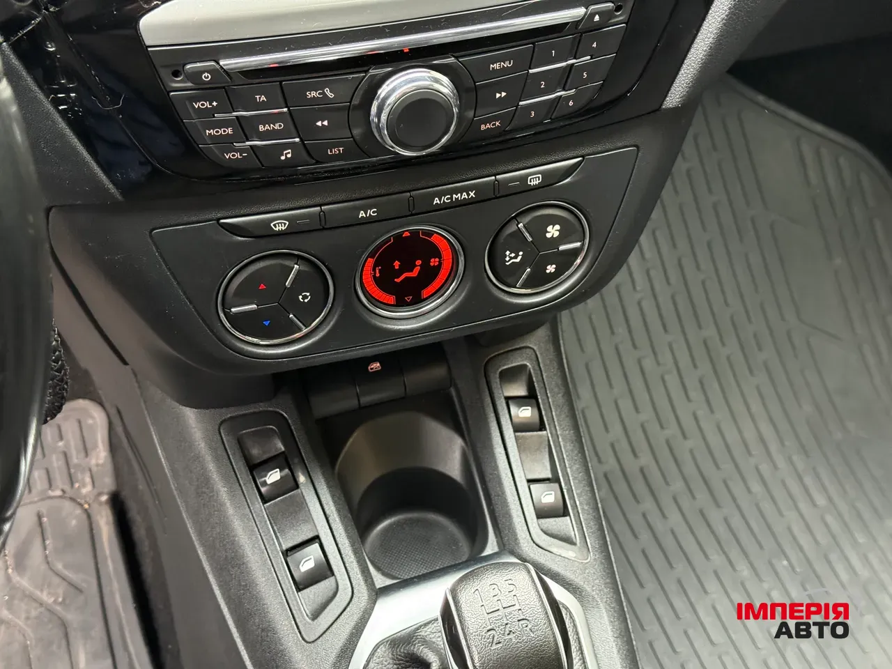 Peugeot 301 - фото 42