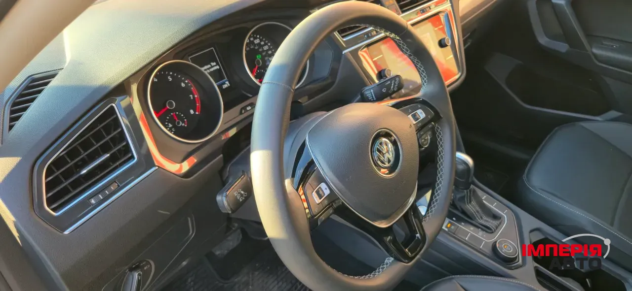 Volkswagen Tiguan - фото 6