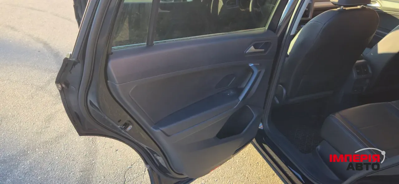 Volkswagen Tiguan - фото 10