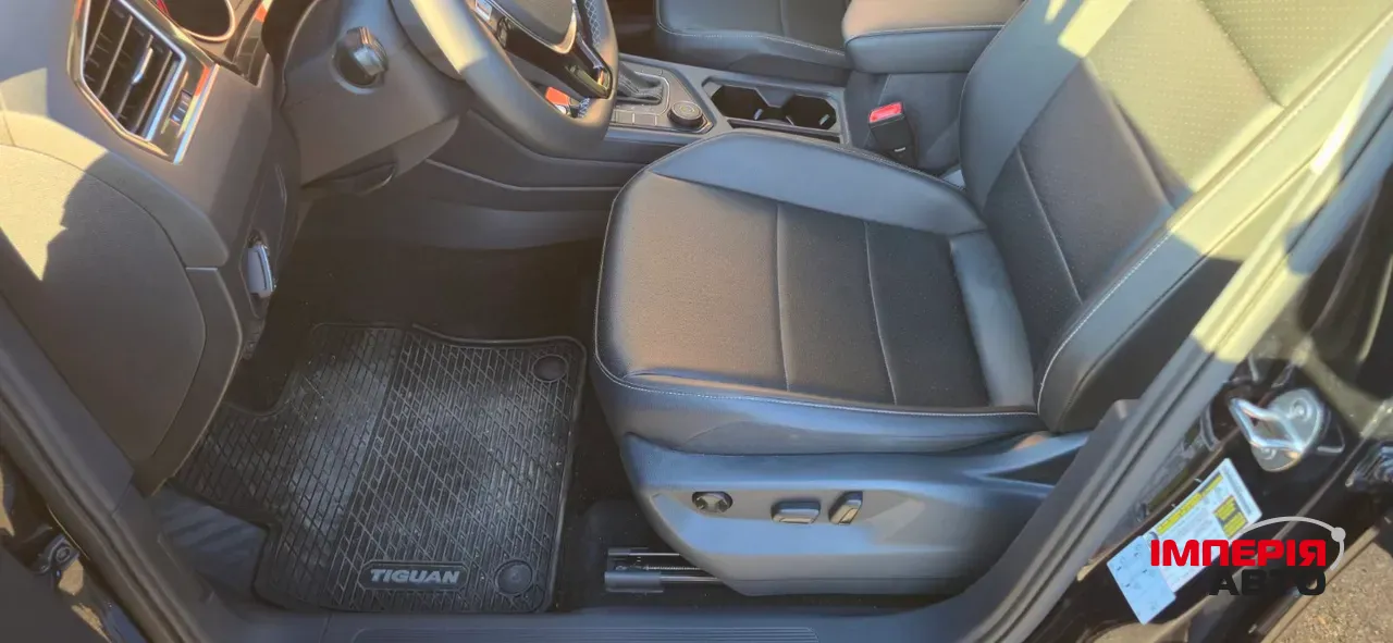 Volkswagen Tiguan - фото 8