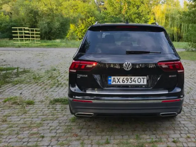 Volkswagen Tiguan - фото 4