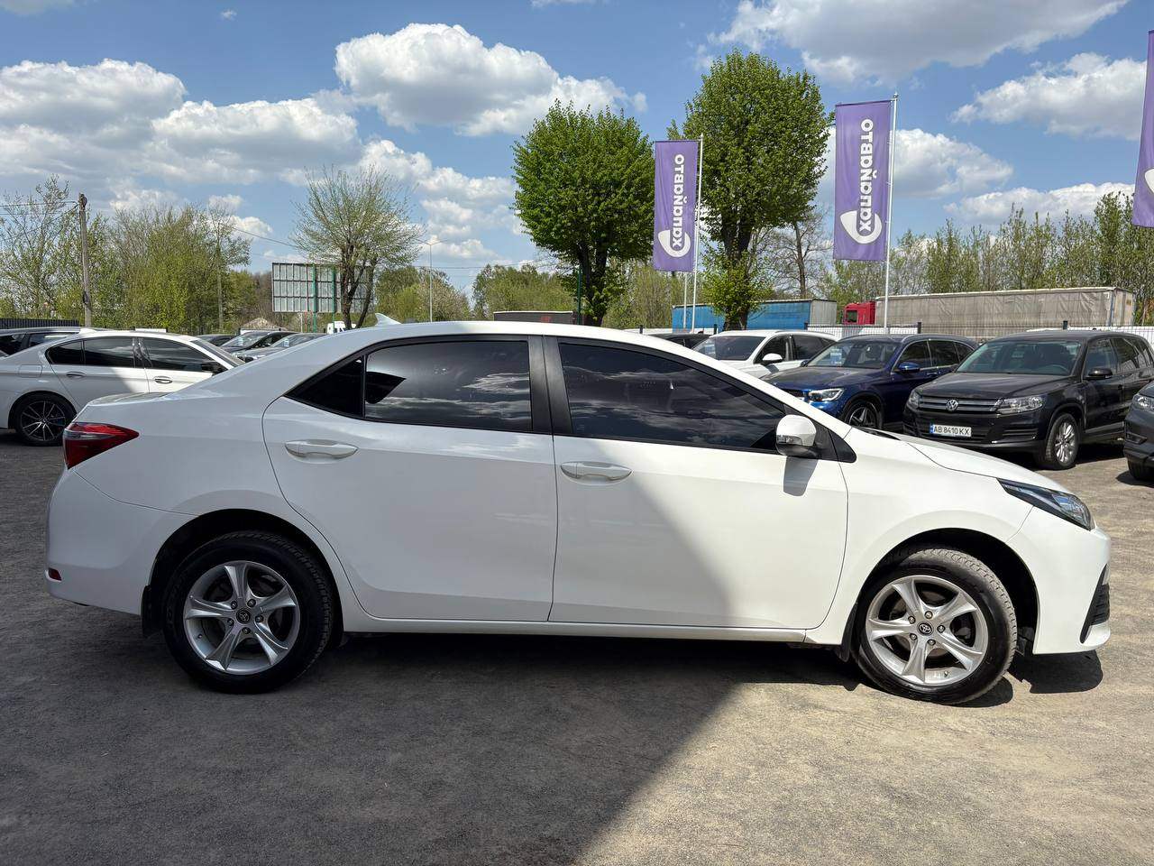 Toyota Corolla - фото 1