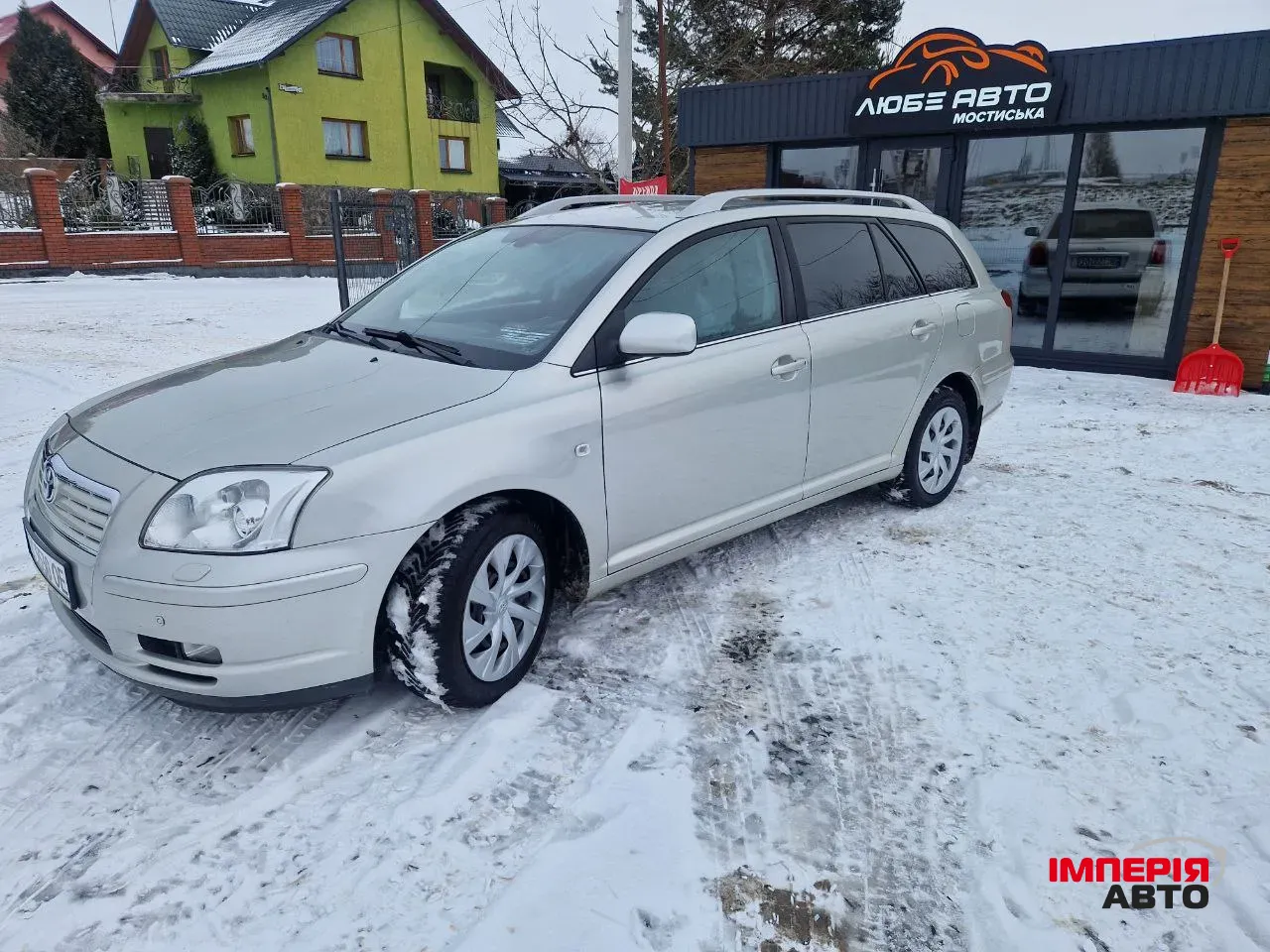 Toyota Avensis - фото 3