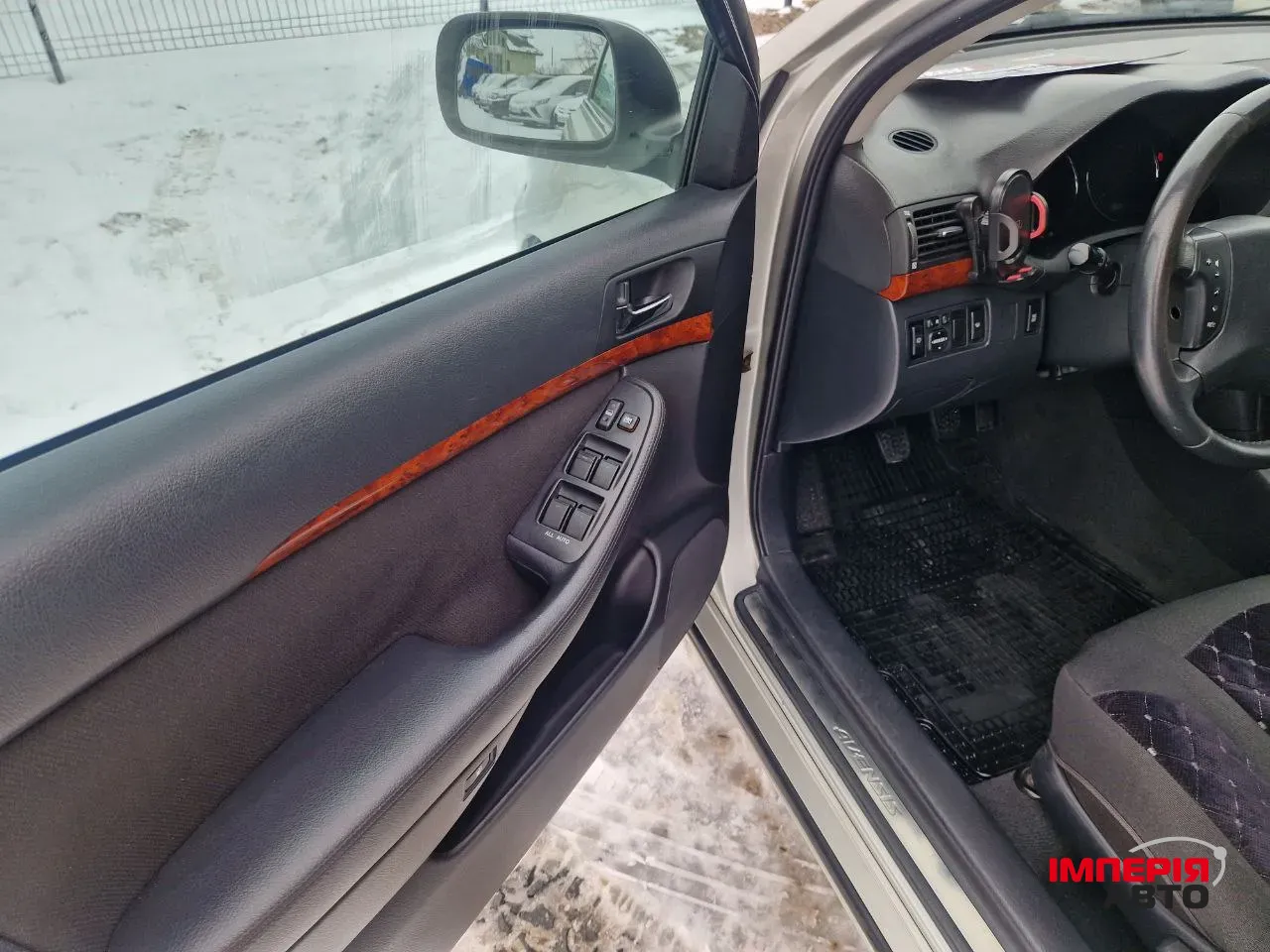 Toyota Avensis - фото 18