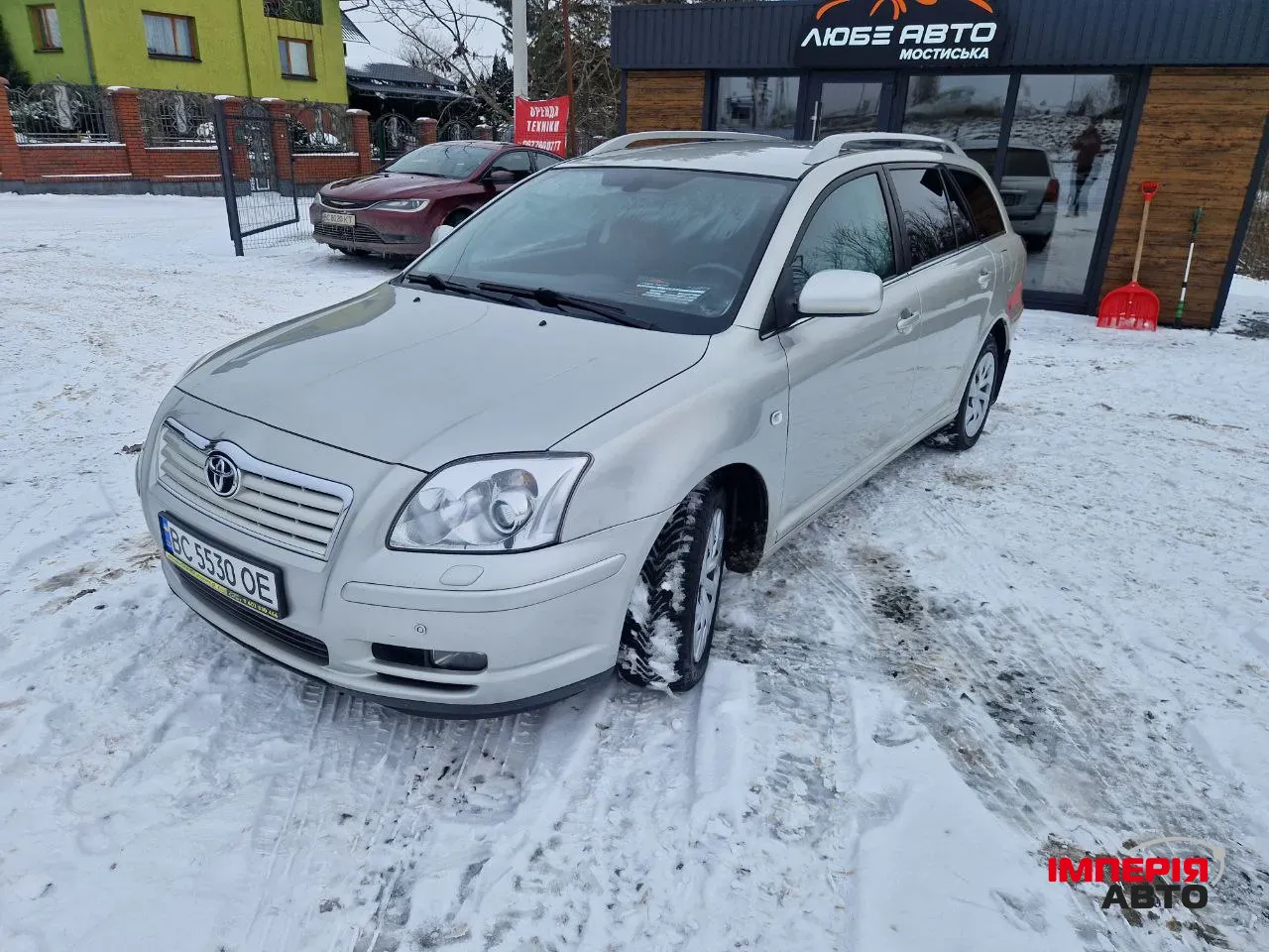 Toyota Avensis - фото 2