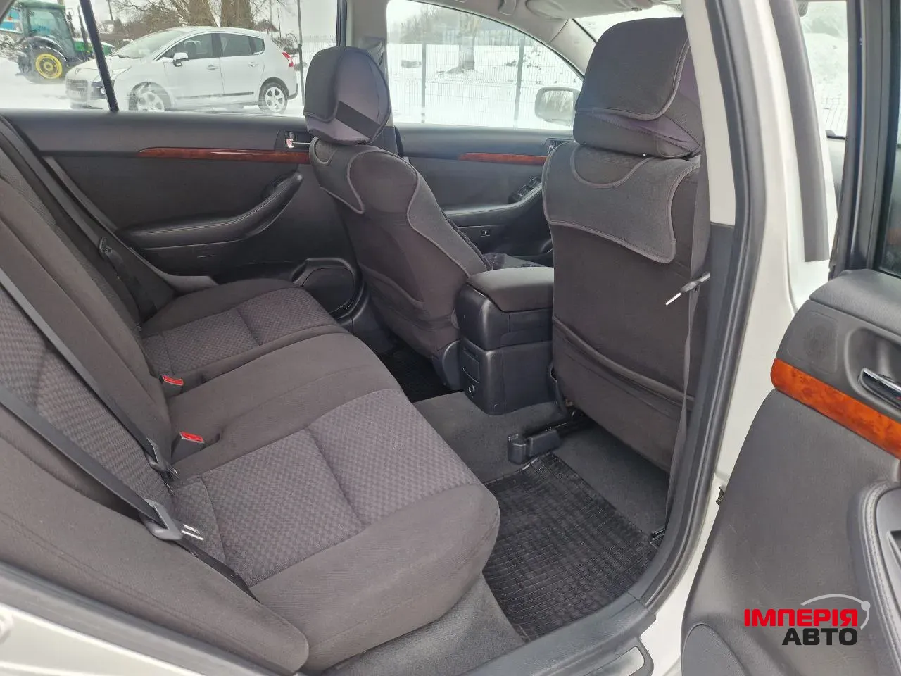 Toyota Avensis - фото 16