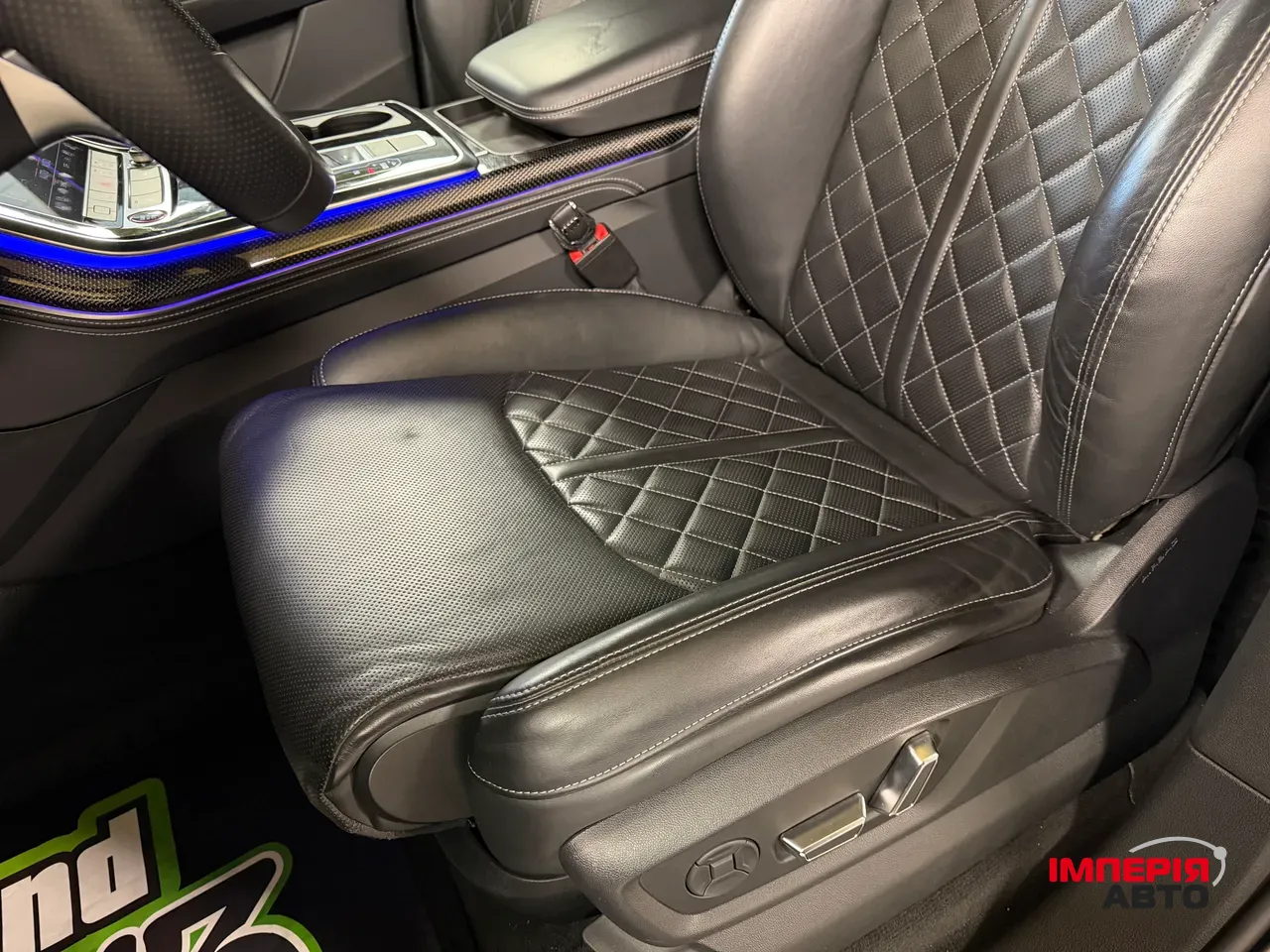 Audi SQ7 - фото 28