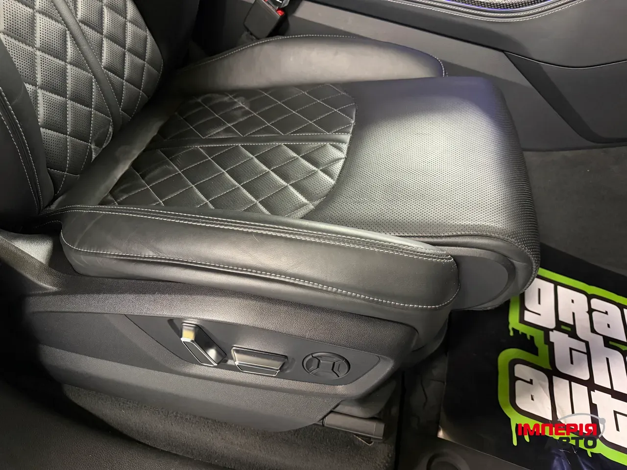 Audi SQ7 - фото 26