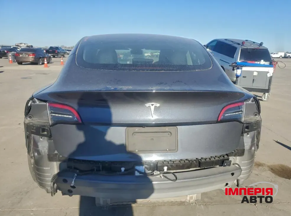 Tesla Model 3 - фото 6