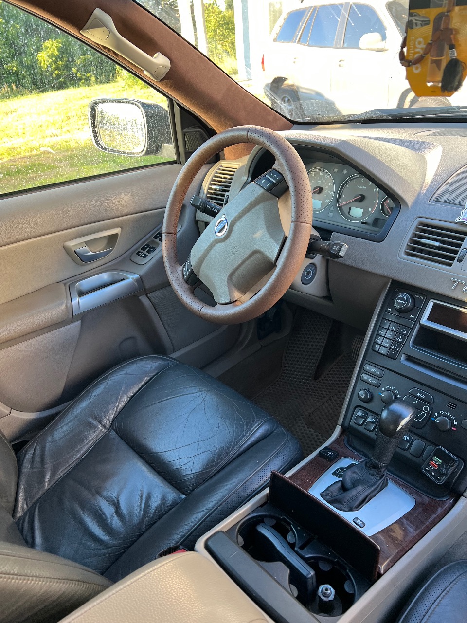 Volvo XC90 - фото 3