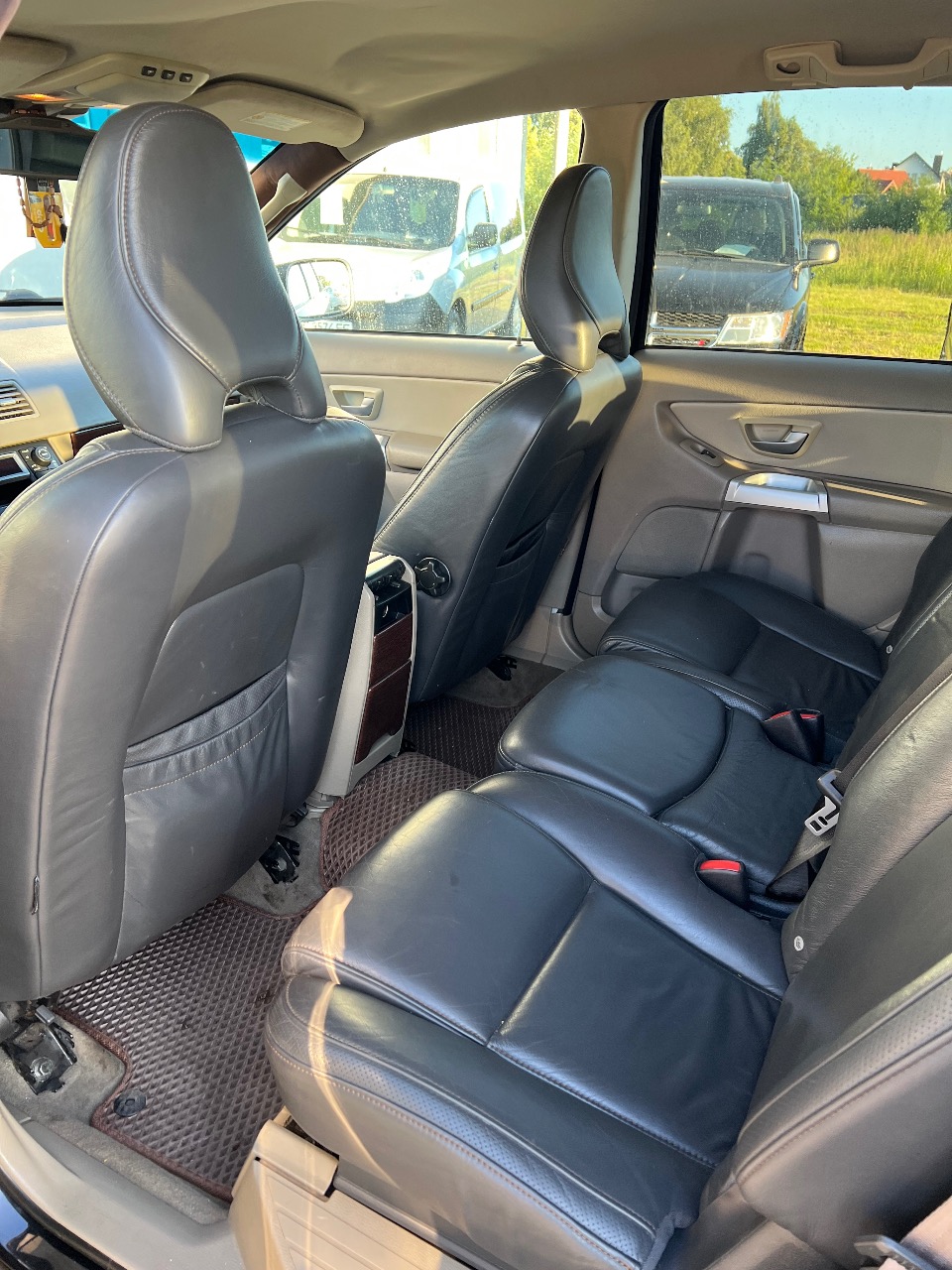 Volvo XC90 - фото 8