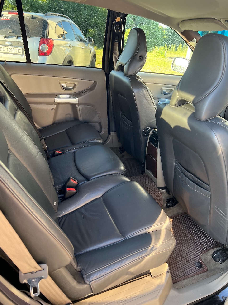 Volvo XC90 - фото 12