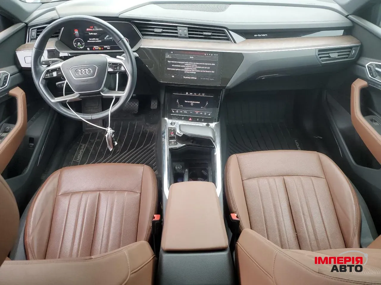 Audi e-tron - фото 7