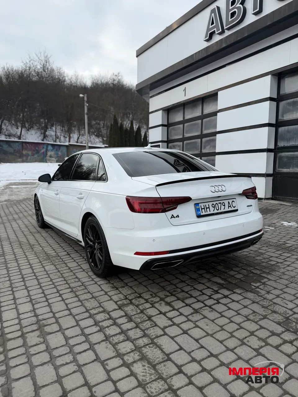 Audi A4 - фото 10