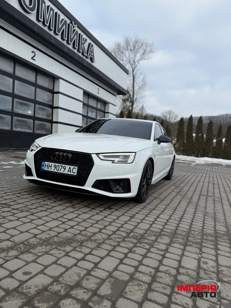 Audi A4 - фото 1