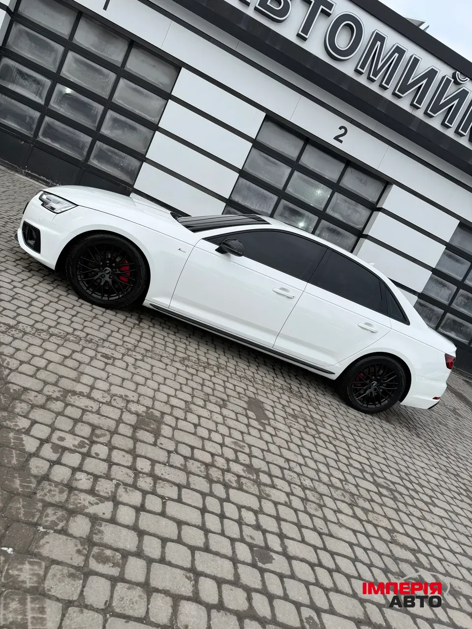 Audi A4 - фото 3