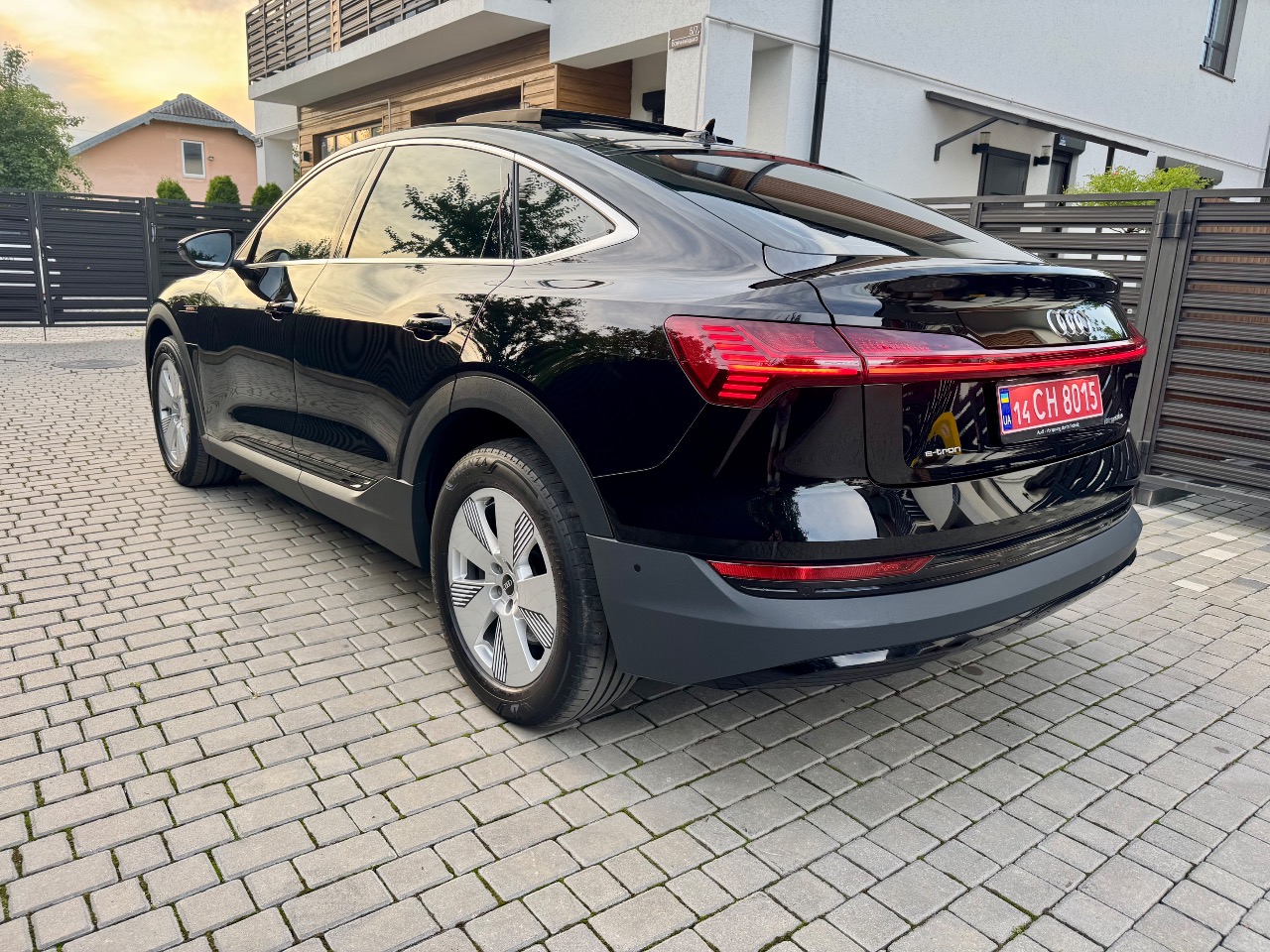 Audi e-tron Sportback - фото 17