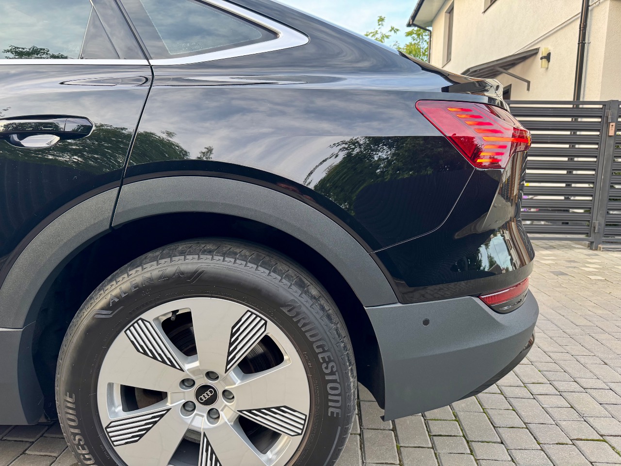 Audi e-tron Sportback - фото 29