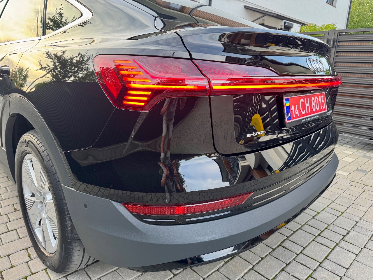 Audi e-tron Sportback - фото 22