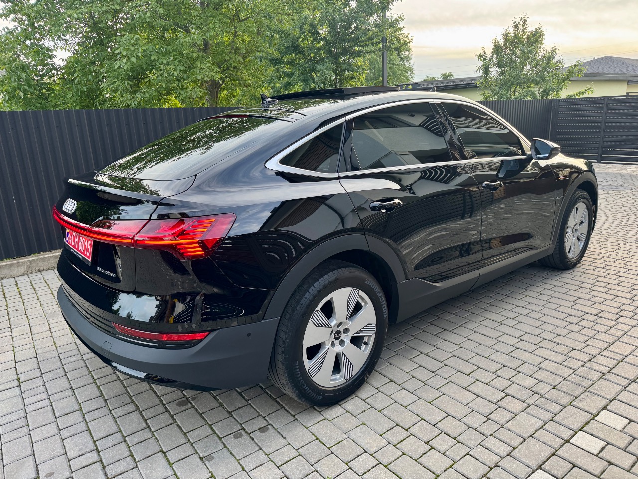 Audi e-tron Sportback - фото 16