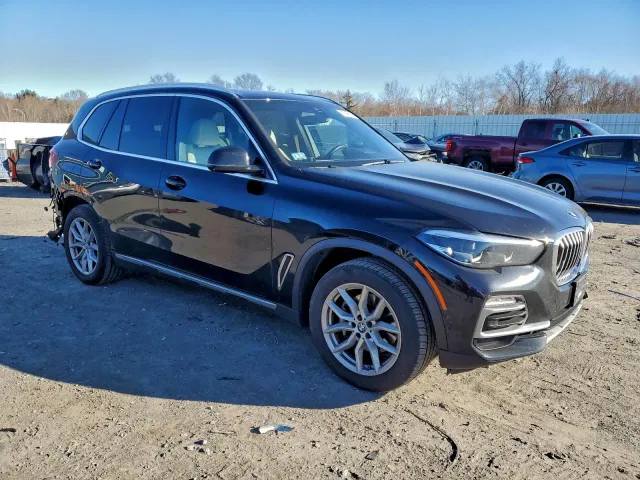 BMW X5 - фото 1