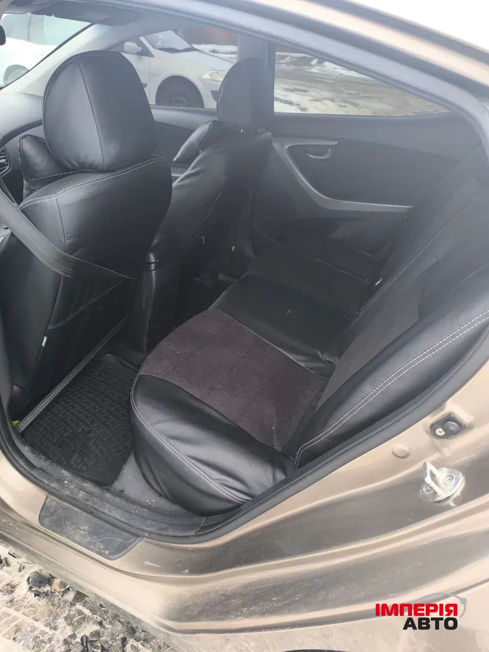 Hyundai Elantra - фото 16