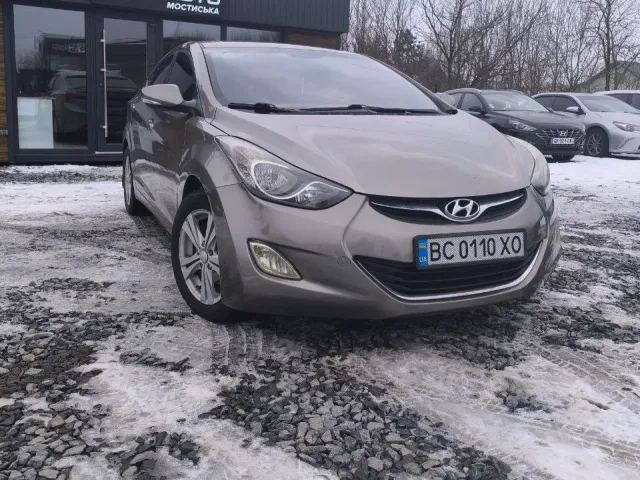 Hyundai Elantra - фото 5