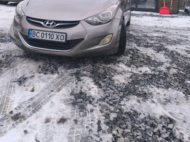 Hyundai Elantra - фото 2