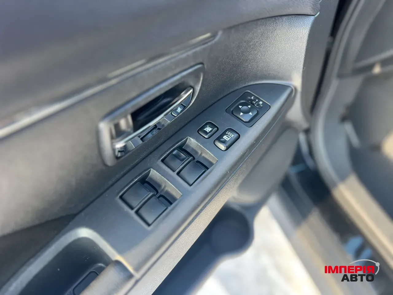 Mitsubishi Outlander Sport - фото 16