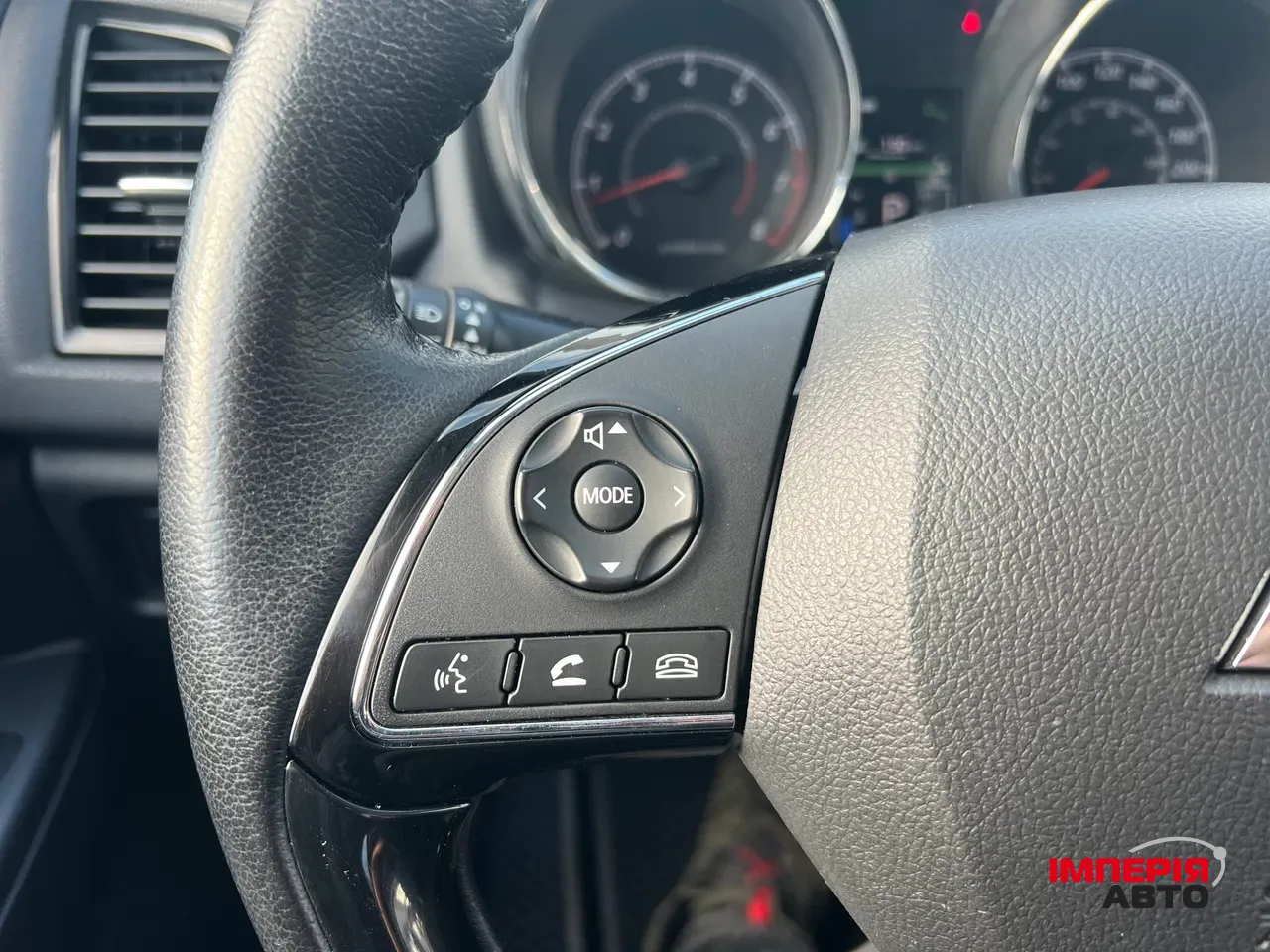 Mitsubishi Outlander Sport - фото 21