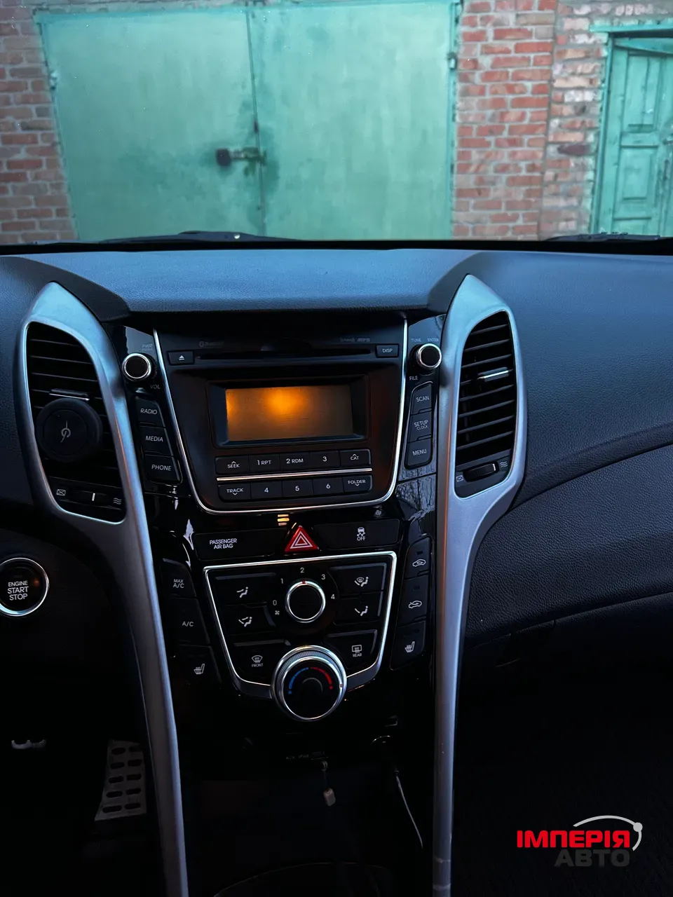 Hyundai Elantra - фото 14