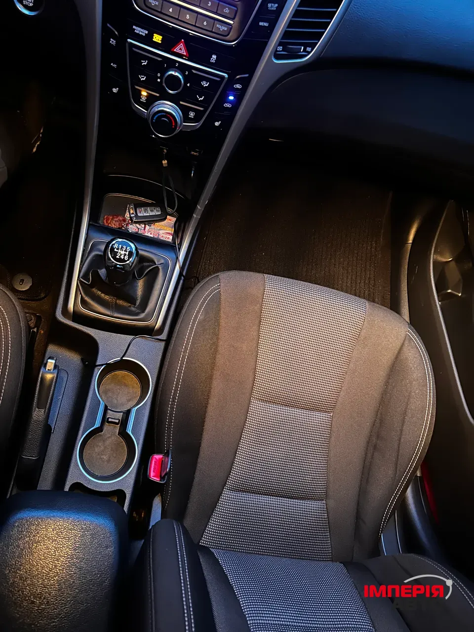 Hyundai Elantra - фото 16