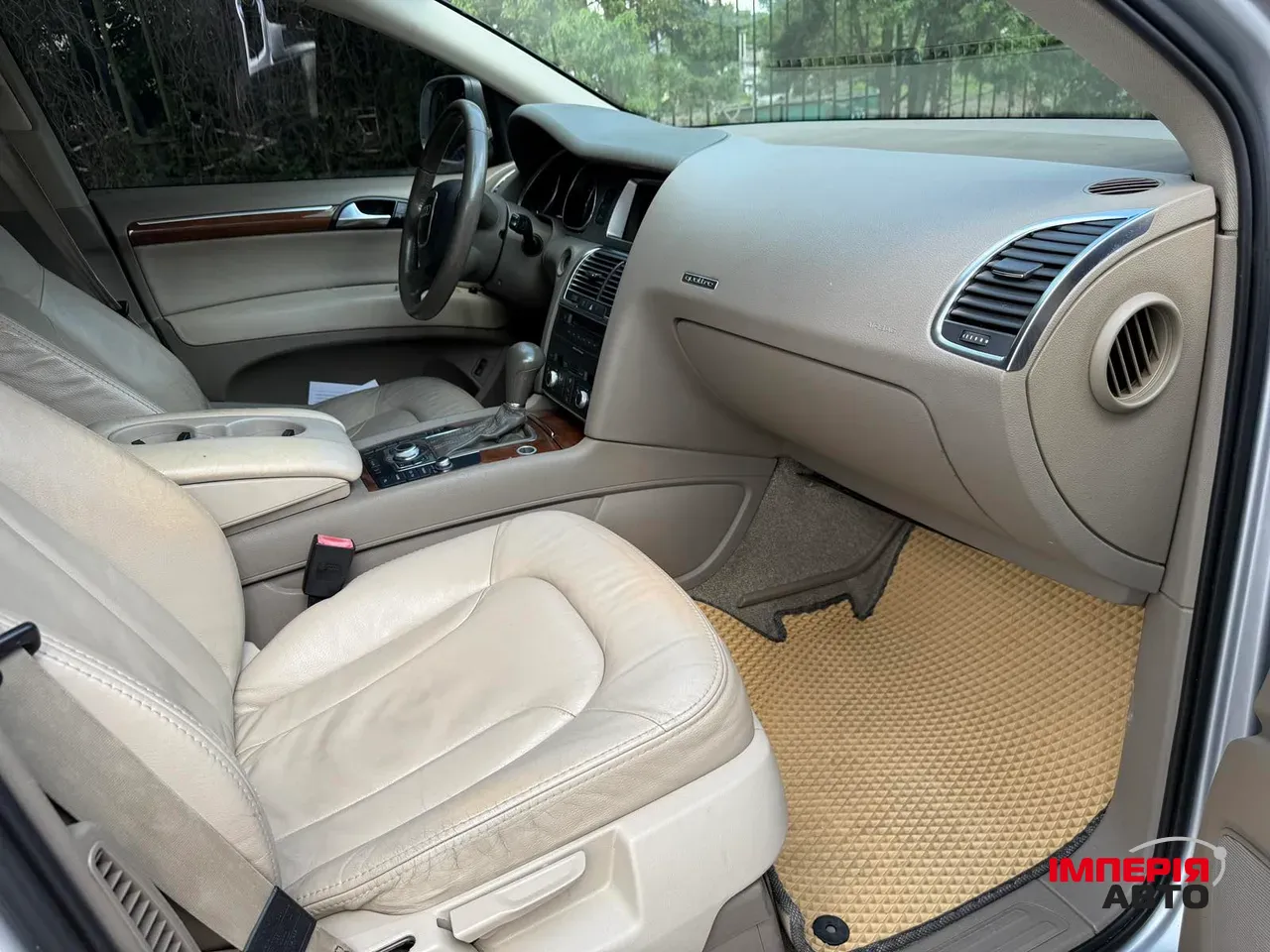 Audi Q7 - фото 12