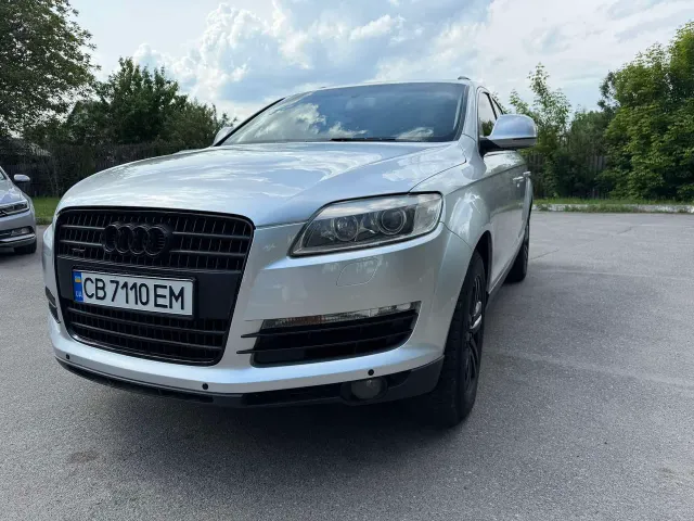 Audi Q7 - фото 4