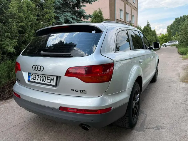 Audi Q7 - фото 5