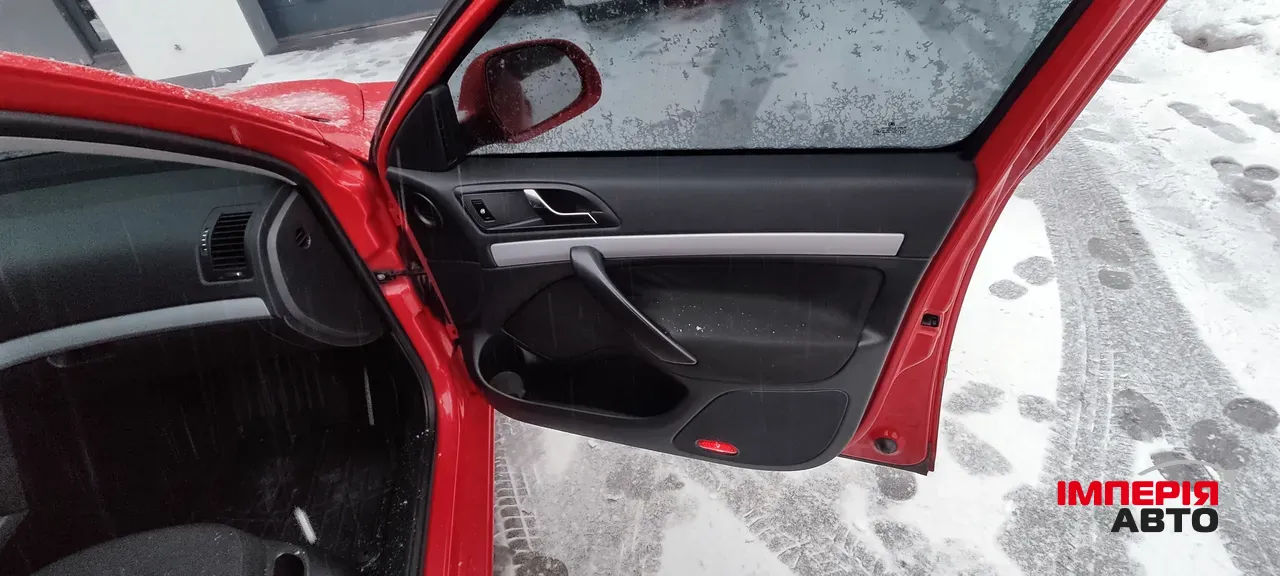 Skoda Octavia - фото 9