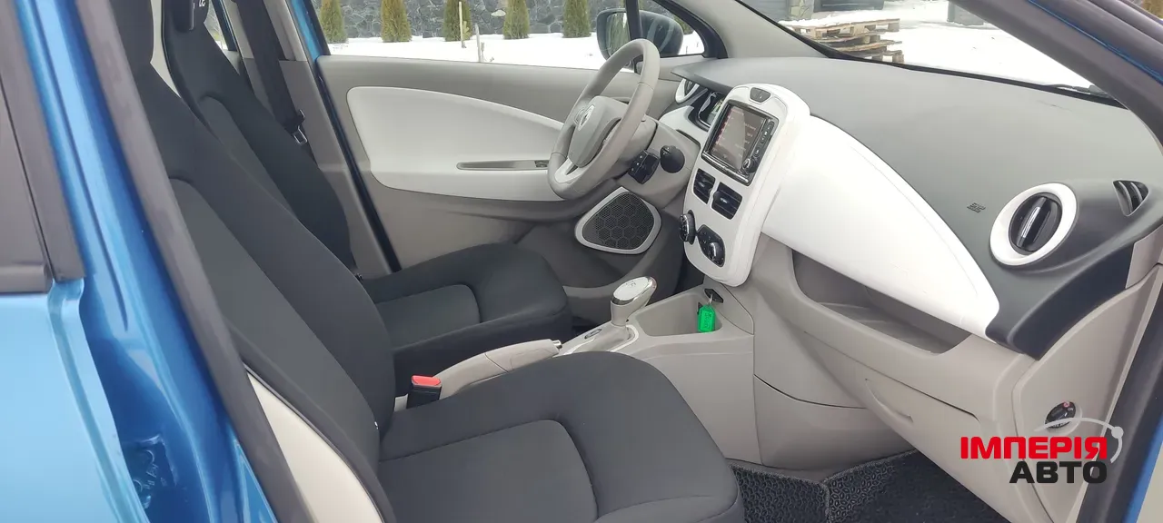Renault ZOE - фото 9