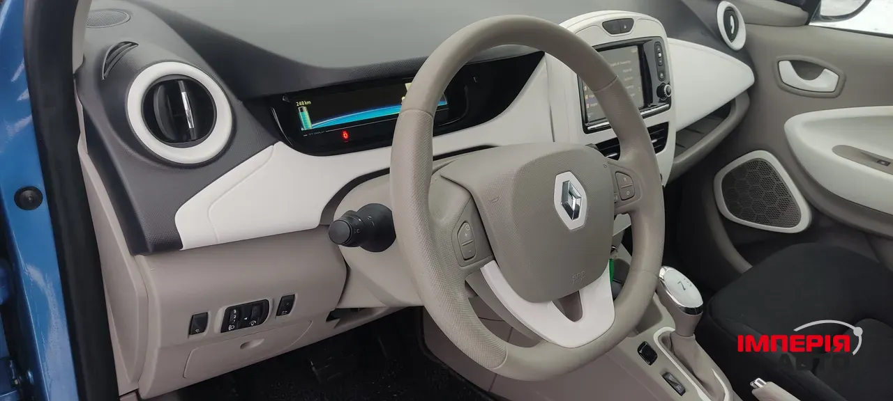 Renault ZOE - фото 10