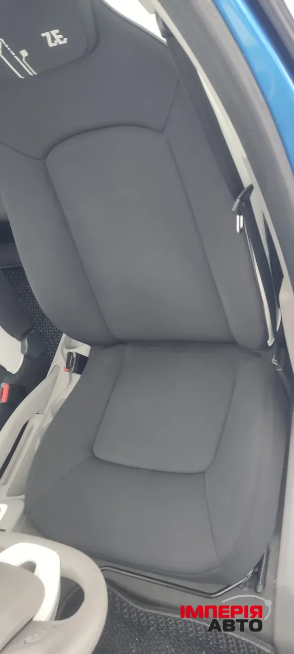 Renault ZOE - фото 11