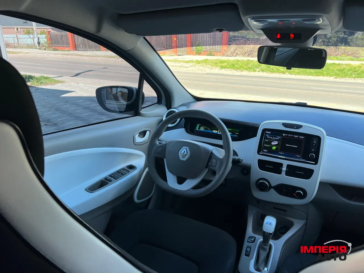 Renault ZOE - фото 7