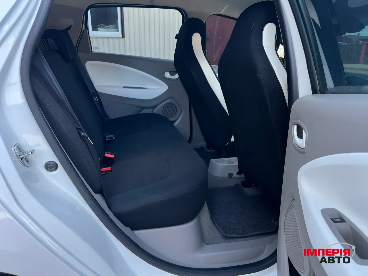 Renault ZOE - фото 9