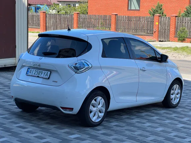 Renault ZOE - фото 3