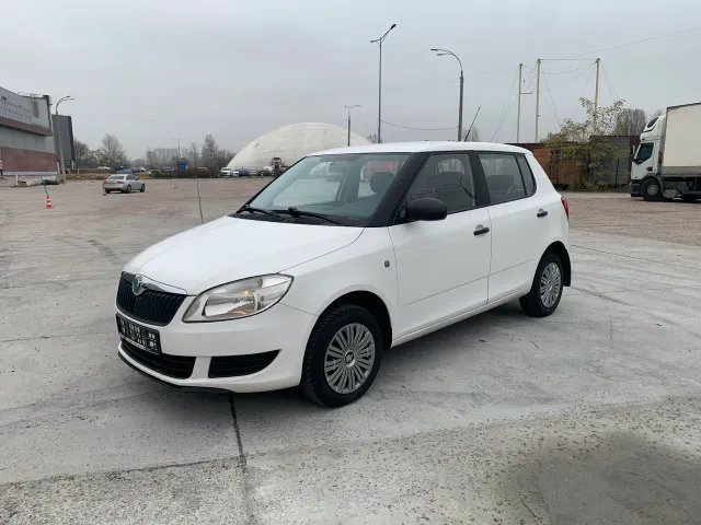 Skoda Fabia - фото 1