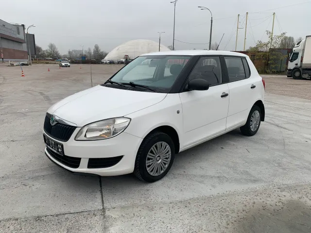 Skoda Fabia - фото 2