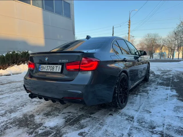 BMW 3 серії - фото 1
