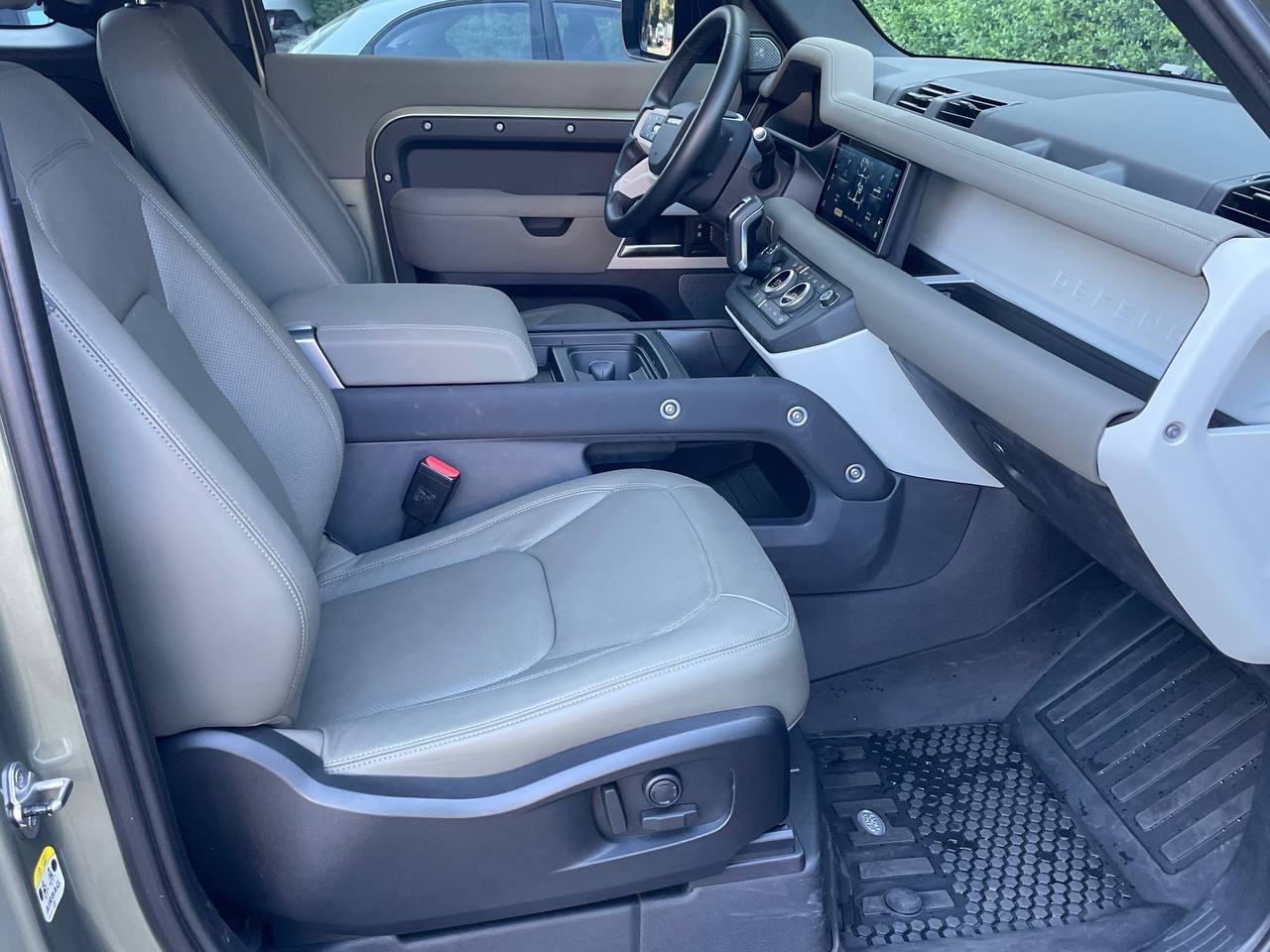 Land Rover Defender - фото 14