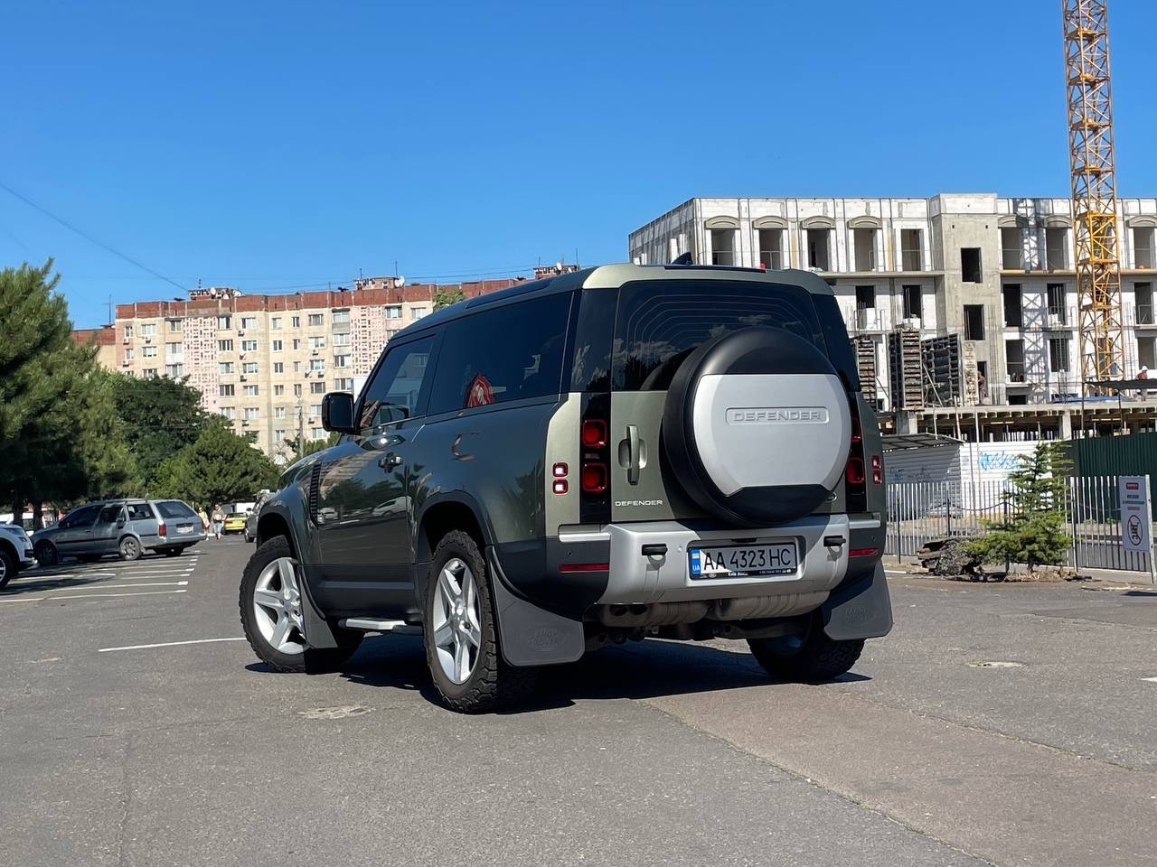 Land Rover Defender - фото 11
