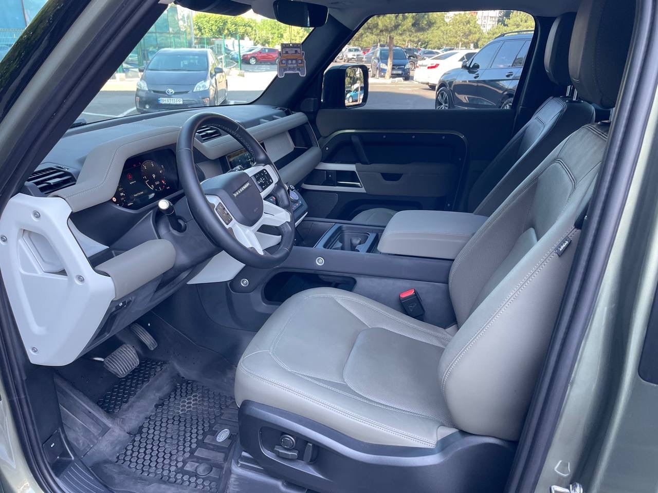 Land Rover Defender - фото 16