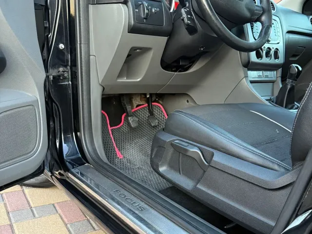Ford Focus - фото 4